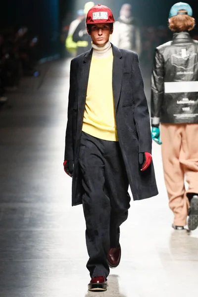Look 23